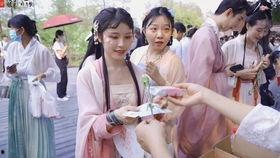 汉服模特最新爆料视频,最新爆料视频揭秘时尚潮流新风向 第2张 汉服模特最新爆料视频,最新爆料视频揭秘时尚潮流新风向 第2张